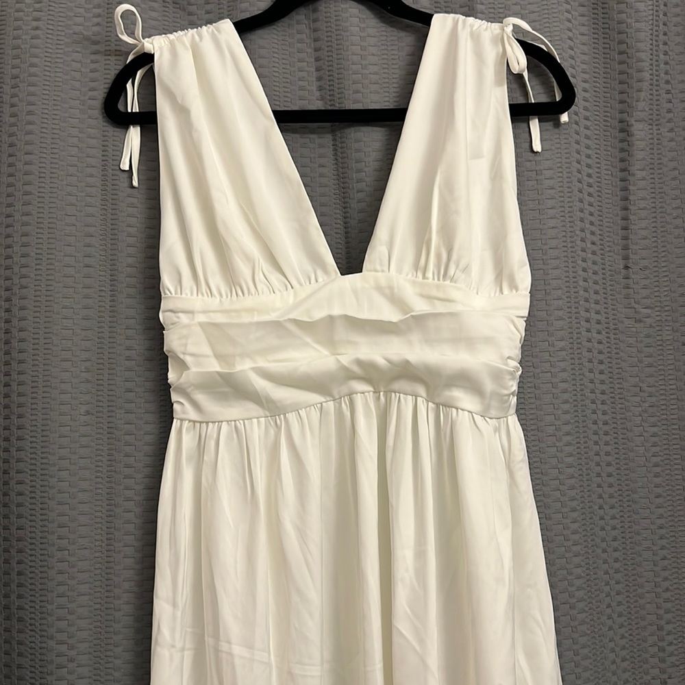 V-neck Ruffle Backless Maxi Dress